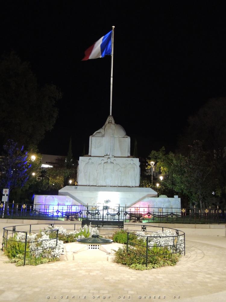 112  Toulon Monument Aux Morts...JPG -           